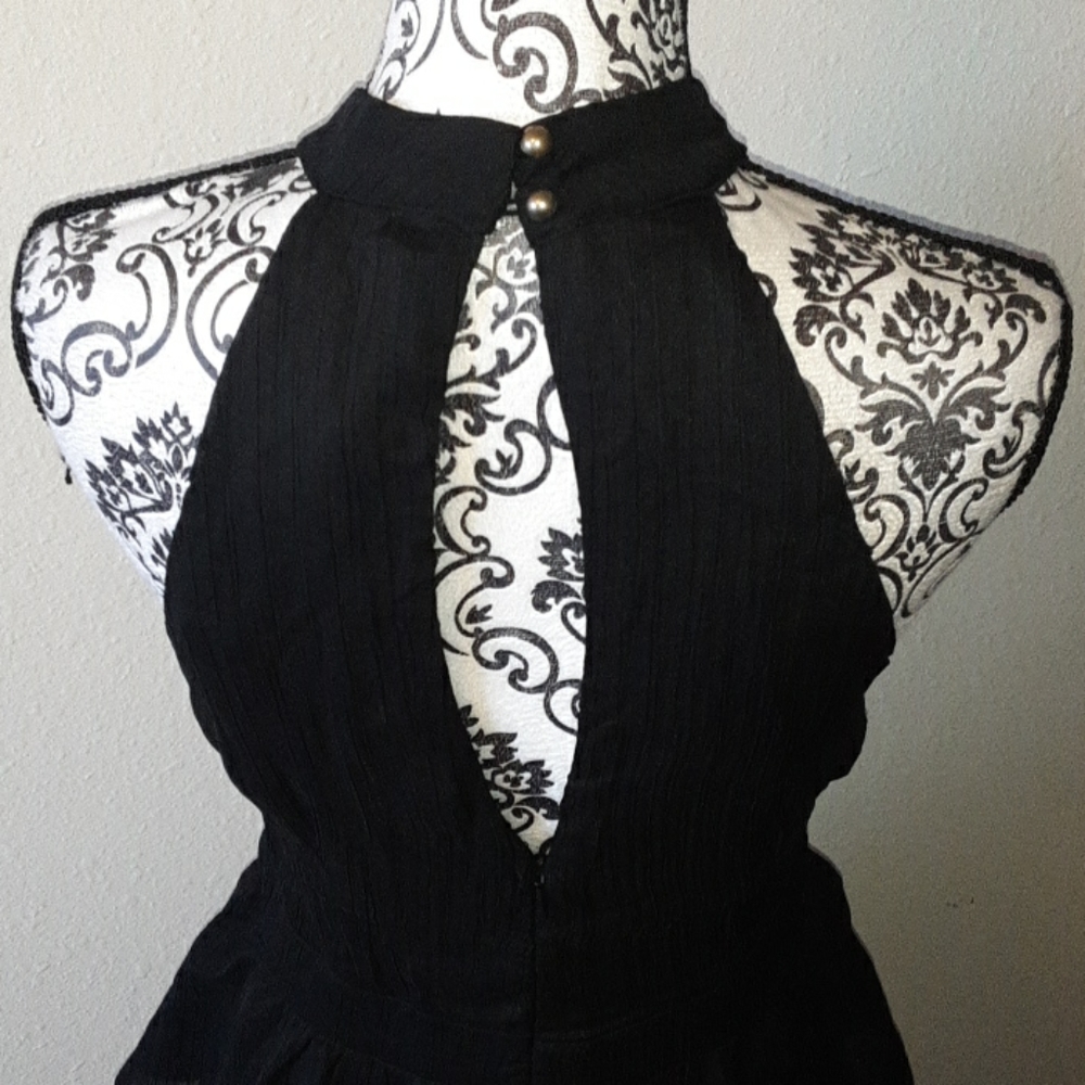 Xtaren Black Ruffled Gothic Gown - Picture 13 of 15